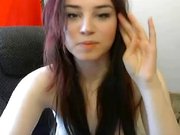 Girl masturbiert vor der Cam